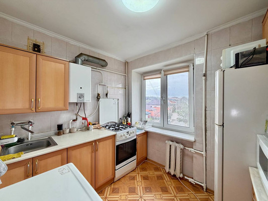 Продам двухкомнатную (2-комн.) квартиру, Строителей ул, 9, Молодежное пгт