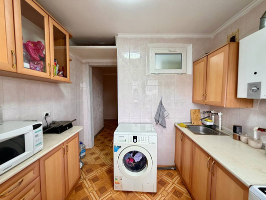 Продам двухкомнатную (2-комн.) квартиру, Строителей ул, 9, Молодежное пгт