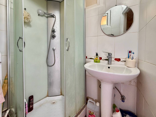 Продам двухкомнатную (2-комн.) квартиру, Строителей ул, 9, Молодежное пгт