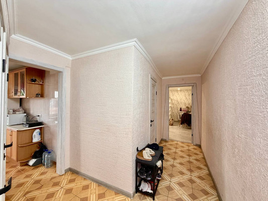 Продам двухкомнатную (2-комн.) квартиру, Строителей ул, 9, Молодежное пгт
