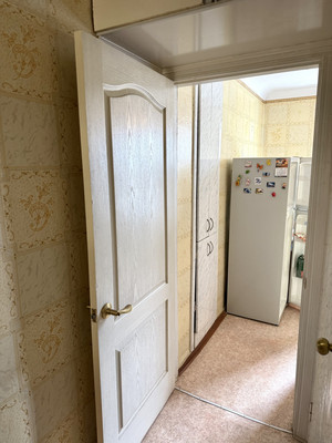 Продам двухкомнатную (2-комн.) квартиру, Кечкеметская ул, 94, Симферополь г