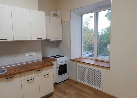 Продам двухкомнатную (2-комн.) квартиру, Караимская ул, 23А, Симферополь г