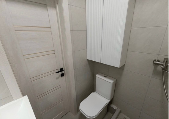 Продам двухкомнатную (2-комн.) квартиру, Караимская ул, 23А, Симферополь г