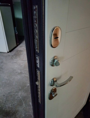 Продам двухкомнатную (2-комн.) квартиру, Караимская ул, 23А, Симферополь г