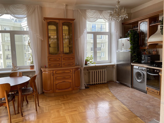 Сдам трехкомнатную (3-комн.) квартиру, Чёрной речки наб, 4, Санкт-Петербург г