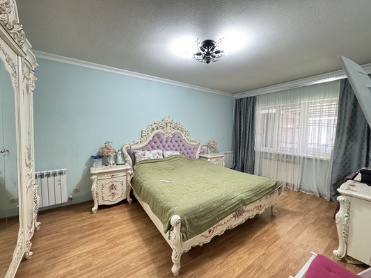 Продам трехкомнатную (3-комн.) квартиру, Байсултанова ул, 13, Нальчик г