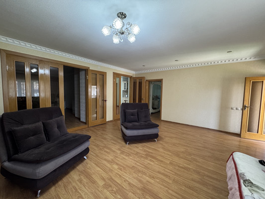 Продам трехкомнатную (3-комн.) квартиру, Байсултанова ул, 13, Нальчик г