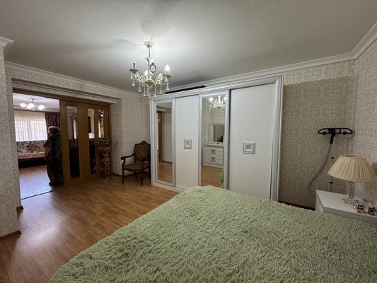 Продам трехкомнатную (3-комн.) квартиру, Байсултанова ул, 13, Нальчик г