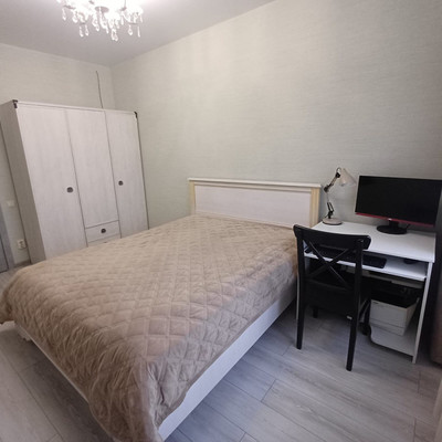 Продам двухкомнатную (2-комн.) квартиру, Родины ул, 26Е, Казань г