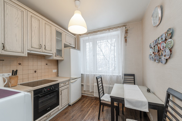 Продам двухкомнатную (2-комн.) квартиру, Знаменские Садки ул, 3к2, Москва г