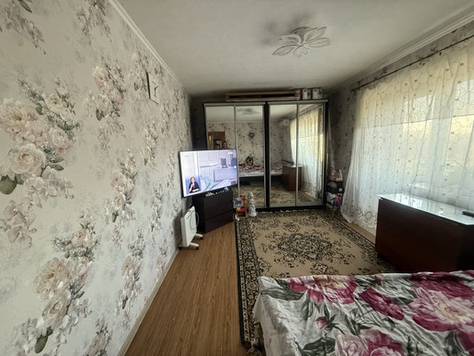 Продам двухкомнатную (2-комн.) квартиру, 2-я Краснодарская ул, 80/12, Ростов-на-Дону г