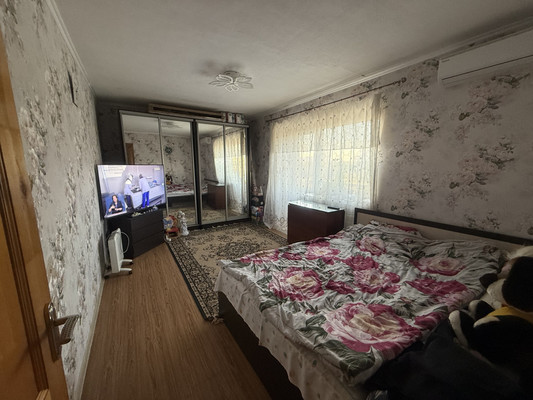 Продам двухкомнатную (2-комн.) квартиру, 2-я Краснодарская ул, 80/12, Ростов-на-Дону г