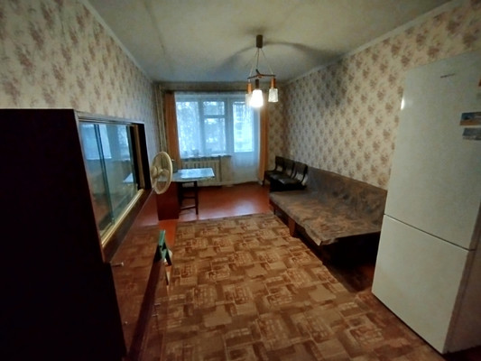 Продам трехкомнатную (3-комн.) квартиру, Авиагородок мкр, 17, Батайск г