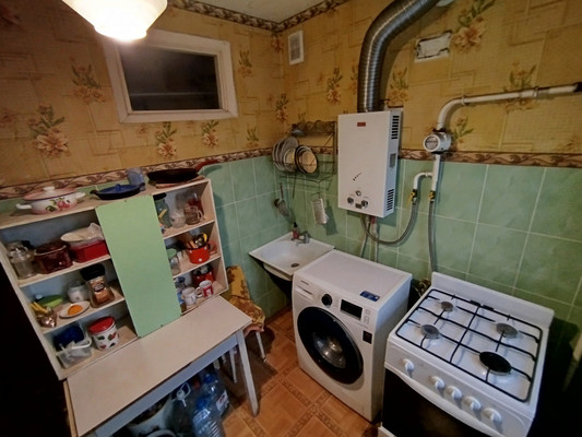 Продам трехкомнатную (3-комн.) квартиру, Авиагородок мкр, 17, Батайск г