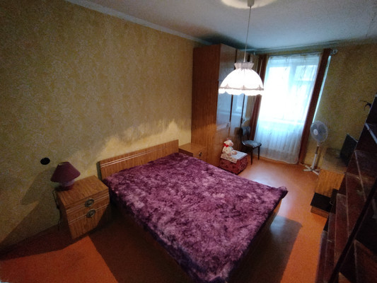 Продам трехкомнатную (3-комн.) квартиру, Авиагородок мкр, 17, Батайск г