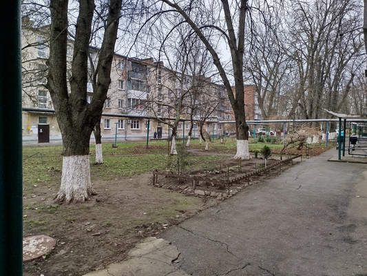 Продам трехкомнатную (3-комн.) квартиру, Авиагородок мкр, 17, Батайск г