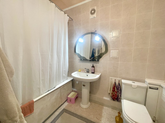 Продам двухкомнатную (2-комн.) квартиру, 2-я Краснодарская ул, 131, Ростов-на-Дону г