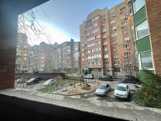 Продам двухкомнатную (2-комн.) квартиру, 2-я Краснодарская ул, 131, Ростов-на-Дону г