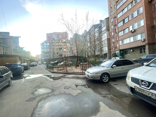 Продам двухкомнатную (2-комн.) квартиру, 2-я Краснодарская ул, 131, Ростов-на-Дону г