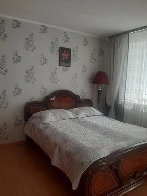 Продам трехкомнатную (3-комн.) квартиру, Старовского ул, 32, Сыктывкар г