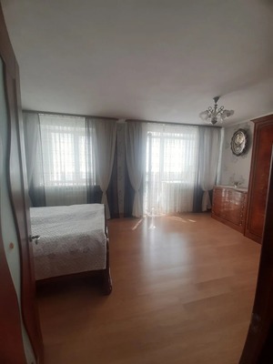 Продам трехкомнатную (3-комн.) квартиру, Старовского ул, 32, Сыктывкар г