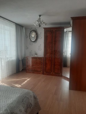 Продам трехкомнатную (3-комн.) квартиру, Старовского ул, 32, Сыктывкар г
