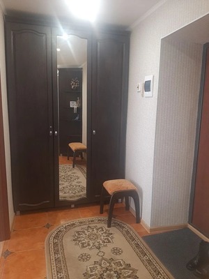 Продам трехкомнатную (3-комн.) квартиру, Старовского ул, 32, Сыктывкар г