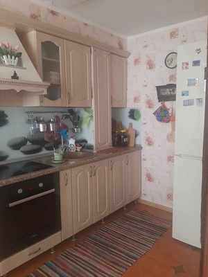 Продам трехкомнатную (3-комн.) квартиру, Старовского ул, 32, Сыктывкар г