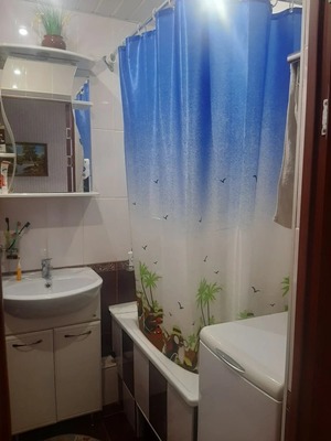 Продам трехкомнатную (3-комн.) квартиру, Старовского ул, 32, Сыктывкар г