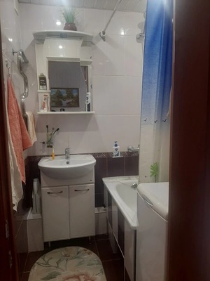 Продам трехкомнатную (3-комн.) квартиру, Старовского ул, 32, Сыктывкар г