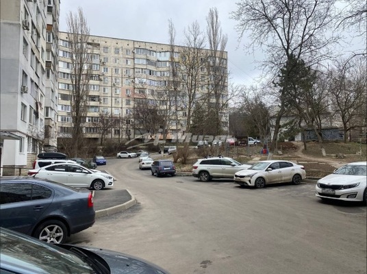 Продам однокомнатную (1-комн.) квартиру, Героев Сталинграда ул, 35, Симферополь г