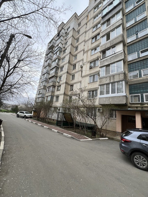 Продам трехкомнатную (3-комн.) квартиру, Светлая ул, 27, Комсомольское пгт