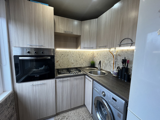 Продам двухкомнатную (2-комн.) квартиру, Восход ул, 13, Казань г