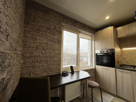 Продам двухкомнатную (2-комн.) квартиру, Восход ул, 13, Казань г