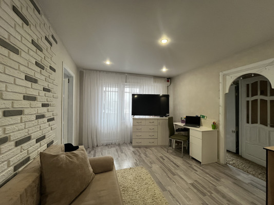 Продам двухкомнатную (2-комн.) квартиру, Восход ул, 13, Казань г