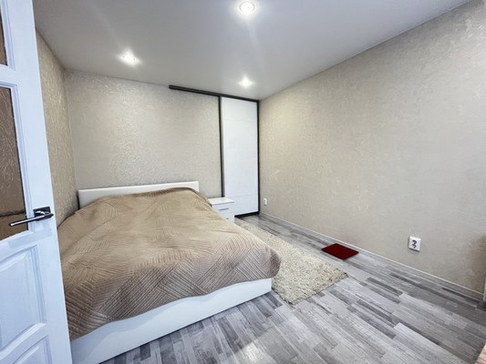 Продам двухкомнатную (2-комн.) квартиру, Восход ул, 13, Казань г