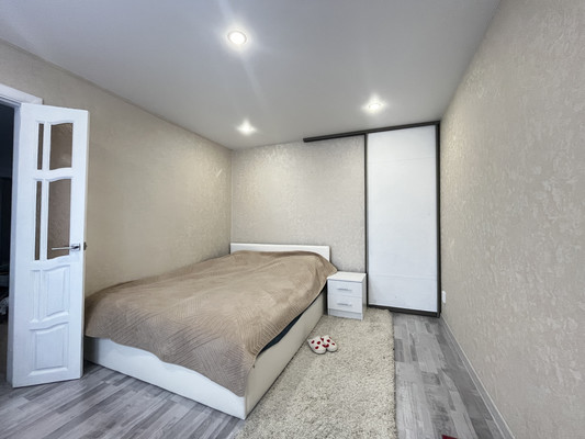 Продам двухкомнатную (2-комн.) квартиру, Восход ул, 13, Казань г