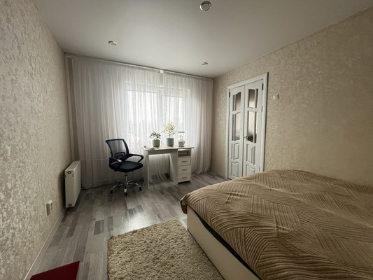 Продам двухкомнатную (2-комн.) квартиру, Восход ул, 13, Казань г