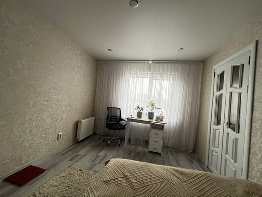 Продам двухкомнатную (2-комн.) квартиру, Восход ул, 13, Казань г