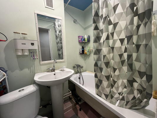 Продам двухкомнатную (2-комн.) квартиру, Восход ул, 13, Казань г