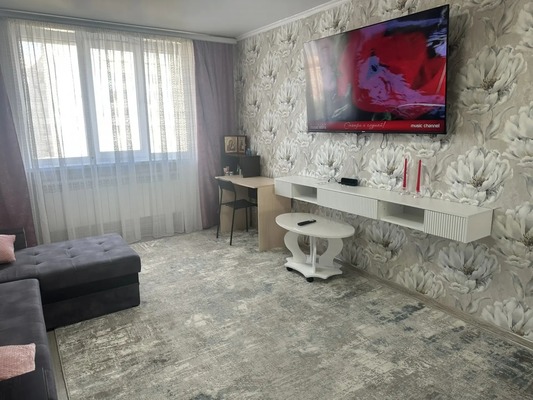 Продам однокомнатную (1-комн.) квартиру, им.Конституции ул, 32, Евпатория г