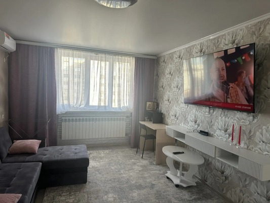 Продам однокомнатную (1-комн.) квартиру, им.Конституции ул, 32, Евпатория г