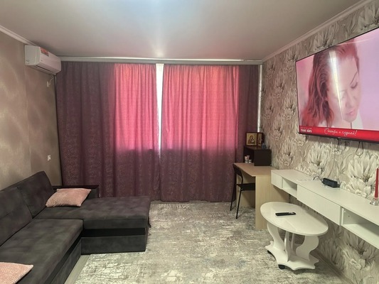 Продам однокомнатную (1-комн.) квартиру, им.Конституции ул, 32, Евпатория г