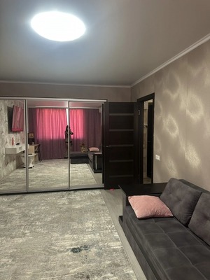 Продам однокомнатную (1-комн.) квартиру, им.Конституции ул, 32, Евпатория г