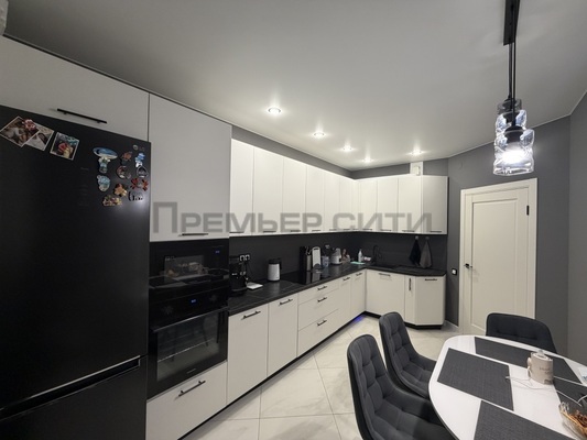 Продам двухкомнатную (2-комн.) квартиру, Белинского ул, 2а, Калуга г