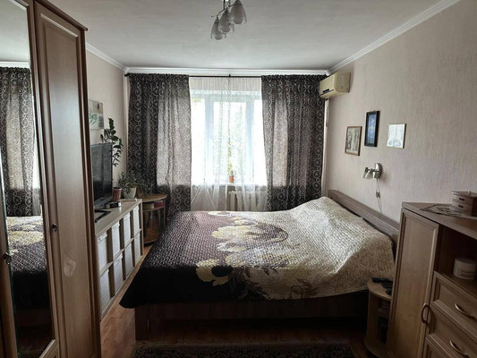 Продам трехкомнатную (3-комн.) квартиру, Нариманова ул, 72к2, Ростов-на-Дону г