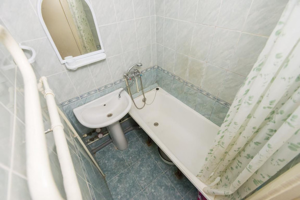 Продам двухкомнатную (2-комн.) квартиру, 2-я Краснодарская ул, 151к1, Ростов-на-Дону г