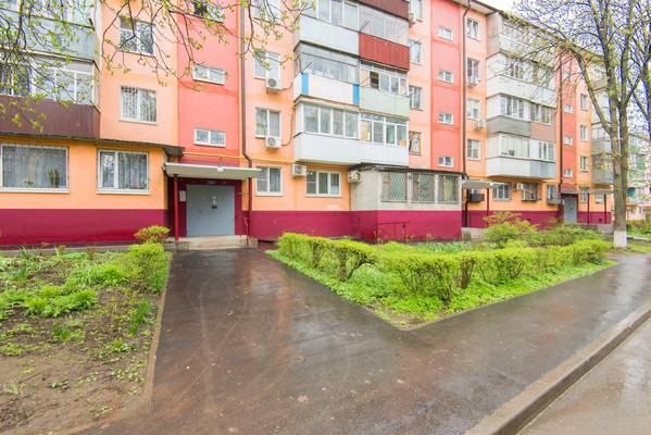 Продам двухкомнатную (2-комн.) квартиру, 2-я Краснодарская ул, 151к1, Ростов-на-Дону г