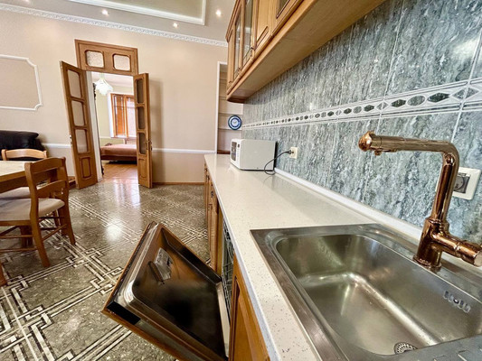 Сдам трехкомнатную (3-комн.) квартиру, Самокиша ул, 13, Симферополь г