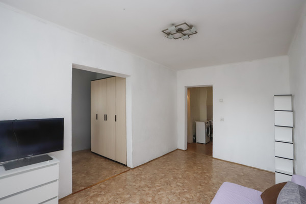 Продам однокомнатную (1-комн.) квартиру, Университетский мкр, 105, Иркутск г